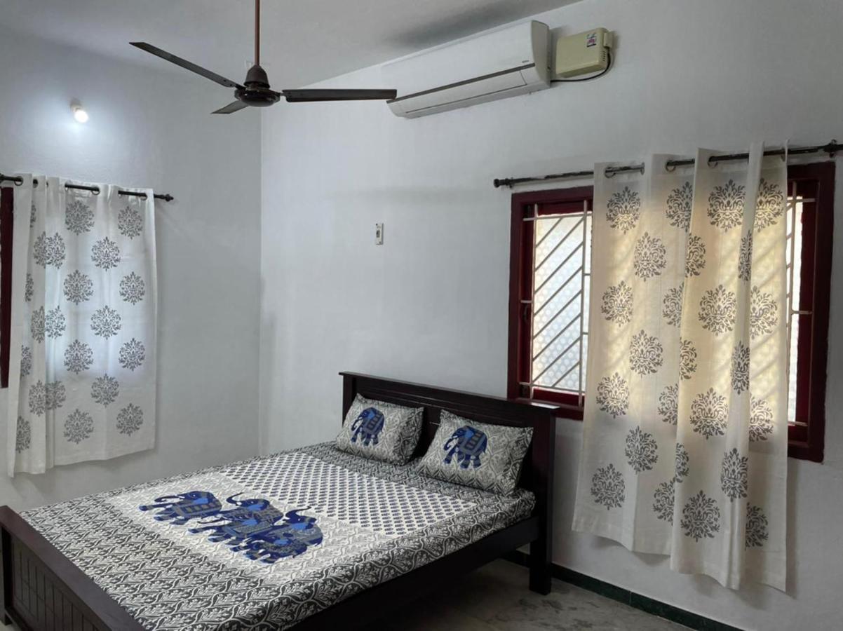 White House- 1Bk Pleasant Apartment With Open Terrace 코임바토르 외부 사진